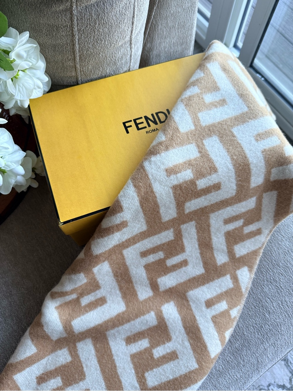Fendi Beige & Cream FF Logo 100% Cashmere Fringe Scarf Like New Authentic